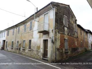 Casa indipendente all'asta a breme via dottor magnani, 20