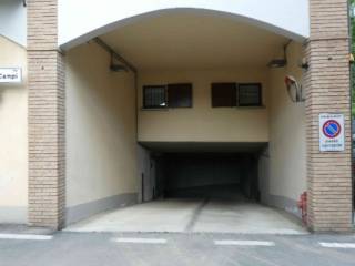 Garage in vendita a merate via campi, 3