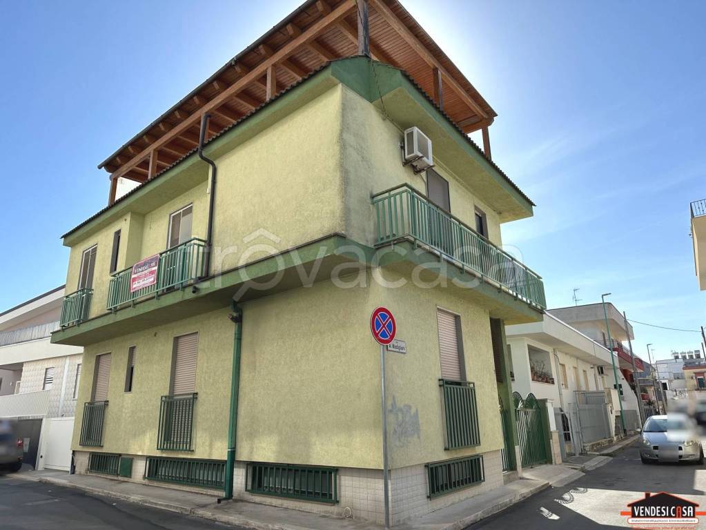 casa indipendente in vendita ad Adelfia
