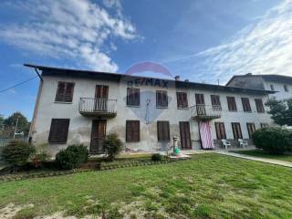 Casa indipendente in vendita a san damiano d'asti frazione san giulio, 40