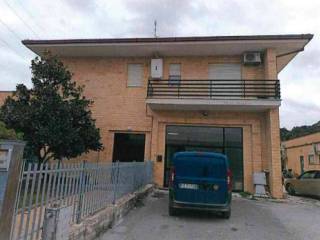 Ufficio all'asta a sant'elpidio a mare via enrico de nicola, 57