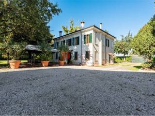 Villa in vendita a borgo virgilio strada romana