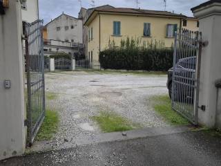 Garage in affitto a fucecchio via cairoli