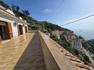 Appartamento in vendita a vietri sul mare via piliero, 23