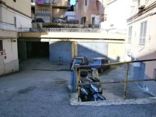 Garage in vendita a napoli via vicinale camaldolilli, 1