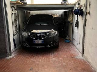 Garage in affitto a roma via yambo, 13