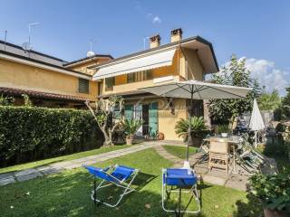 Villa bifamiliare in vendita a forte dei marmi via versilia