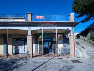 Supermercato/minimarket in vendita a montemarciano via romagna, 2