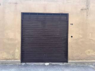 Garage in vendita a trani via gorizia, 40