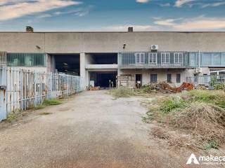 Capannone industriale in vendita a melegnano via f. cervi, 8