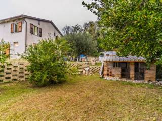 Casa indipendente in vendita a montecosaro località crocette