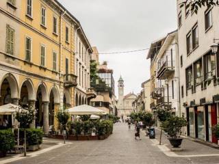 Negozio in affitto a saronno via giuseppe mazzini, 7