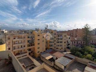 Appartamento in vendita a cagliari via lazio, 12