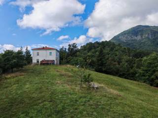 Villa in in vendita da privato a valmozzola strada provinciale del mozzola