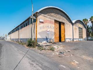 Capannone industriale in vendita a catania contrada fondo cardinale, 10