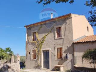 Casa indipendente in vendita a vittoria contrada giardinazzo, s.n.c.