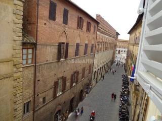 Appartamento in affitto a siena via del capitano