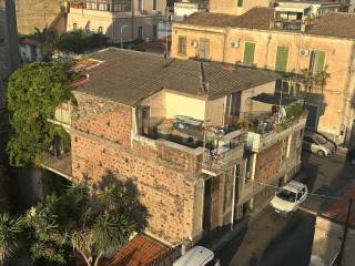 Intero stabile in in vendita da privato a catania via capriolo, 21