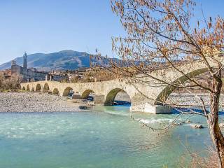 Casa indipendente in vendita a bobbio piazza santa fara, 1