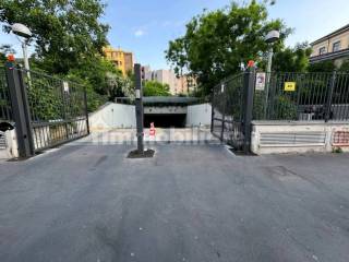 Garage in vendita a milano via giulio romano, 14