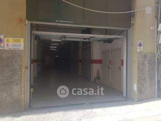 Garage in vendita a genova via valentino armirotti, 18