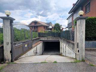 Garage in affitto ad alpignano via val della torre, 60