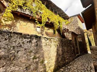 Rustico in vendita ad almenno san bartolomeo via camutaglio