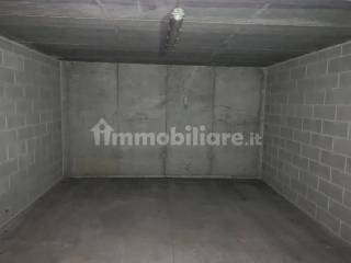 Garage in affitto a paese via legnago