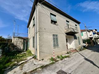 Casa indipendente in vendita a pescara via monte secine