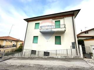 Casa indipendente in vendita a falconara marittima via rossini, 5