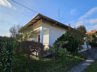 Casa indipendente in vendita a vigliano biellese vicolo rossignolo