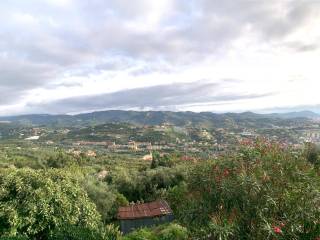 Appartamento in affitto a imperia strada civezza