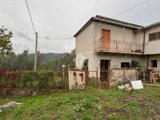 Casa indipendente in vendita ad arpino via sant'angelo