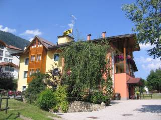 Hotel in in vendita da privato a mezzana via quirino bezzi, 34