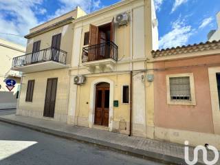 Casa indipendente in vendita ad avola via roma, 89