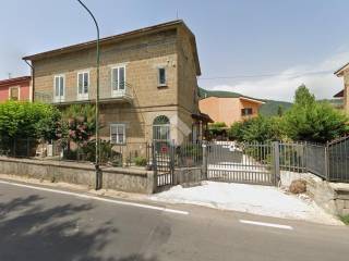 Casa indipendente in vendita ad airola via caracciano, 40