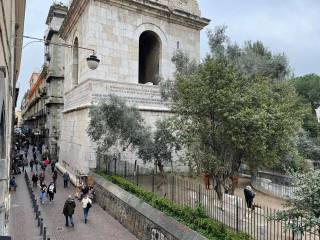 Negozio in vendita a napoli via benedetto croce