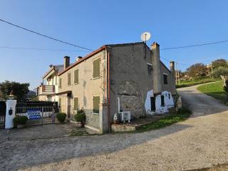 Rustico in vendita a cinto euganeo via santa lucia