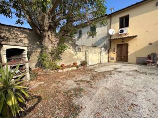 Casa indipendente in vendita a cascina via trebbiano