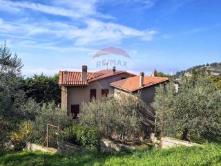 Casa indipendente in vendita ad assisi 