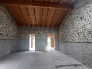 Intero stabile in vendita a canossa via casalino, 50