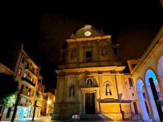 Negozio in vendita ad alcamo piazza ciullo