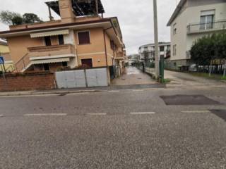 Posto auto in vendita a rovigo via beniamino gigli