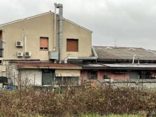 Capannone industriale all'asta a fagnano olona via saverio mercadante