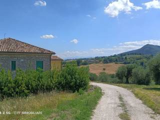 Casale in vendita a cingoli località santa maria del rango