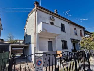 Villa in vendita a gradisca d'isonzo via r. luzzato