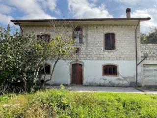 Villa in vendita a campobasso contrada foce-collelongo, 19