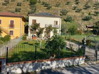 Casa indipendente in affitto a marsicovetere via barricelle, 12 marsicovetere (pz)