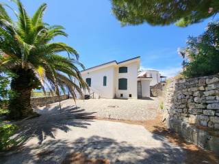 Casa indipendente in vendita a pollica via campo di mare