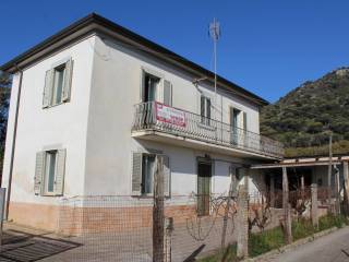 Casa indipendente in vendita a cassino via casilina nord